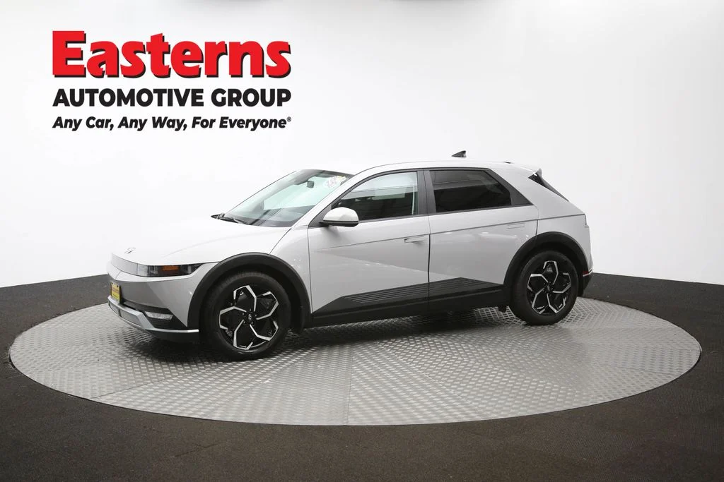 Used 2023 Gray Hyundai SE image 54