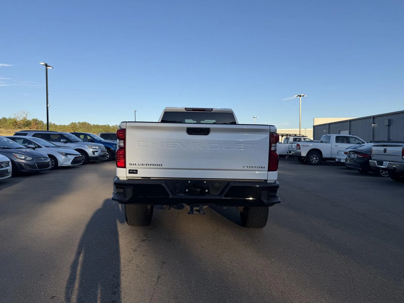 Used 2023 white Chevrolet Custom image 5