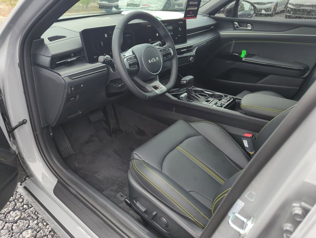 New 2026 Wolf Gray Kia GT image 11