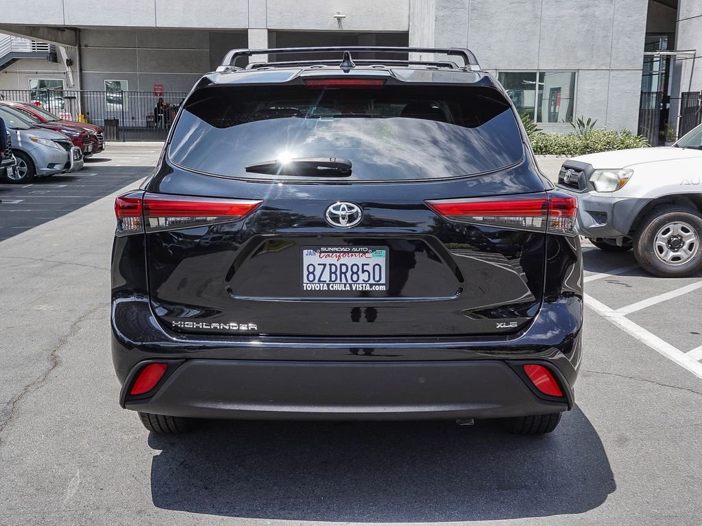 Used 2022 Black Toyota XLE image 5
