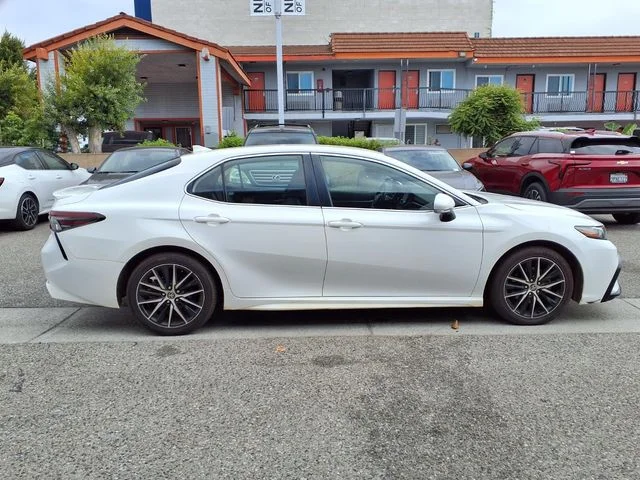 Used 2022 White Toyota SE image 24