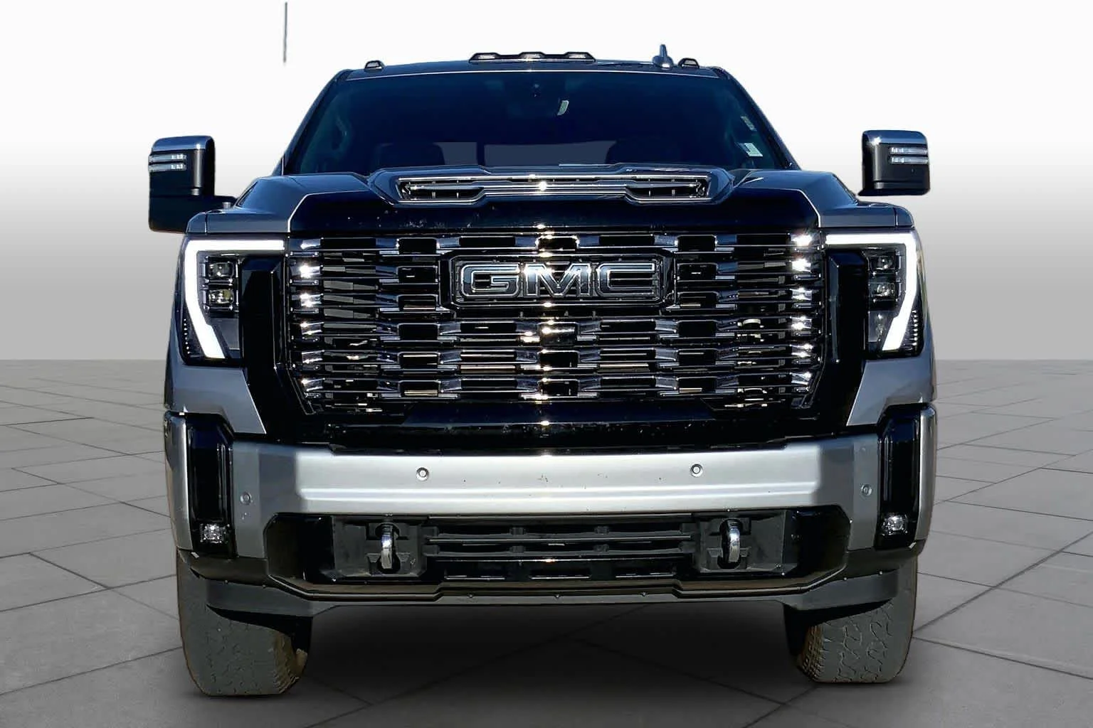 Used 2025 Sterling Metallic GMC Denali Ultimate image 3