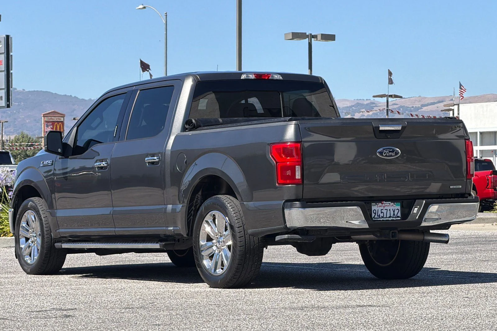 Used 2019 Gray Ford XLT image 6