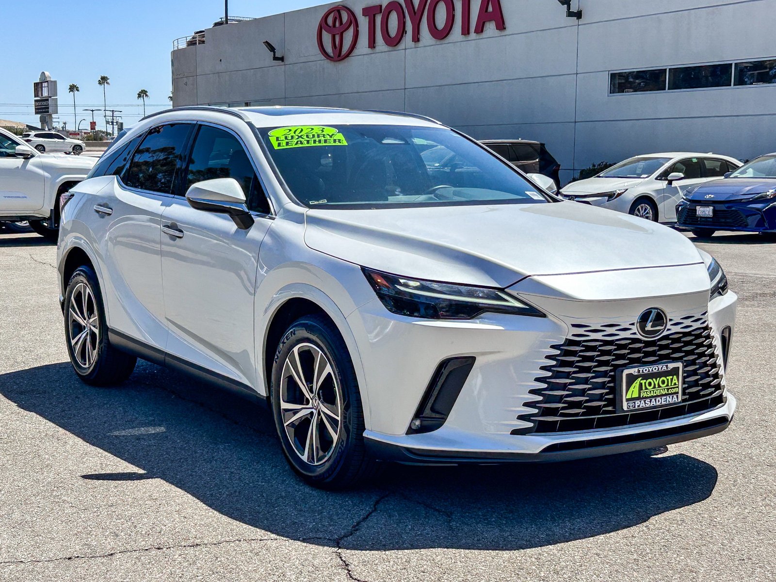 Used 2023 EMINENT WHITE PEA Lexus RX 350 image 3