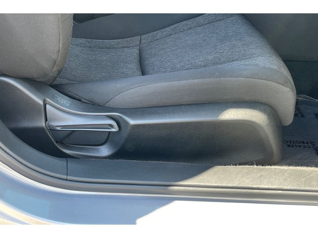 Used 2024 Solar Silver Metallic Honda LX image 21