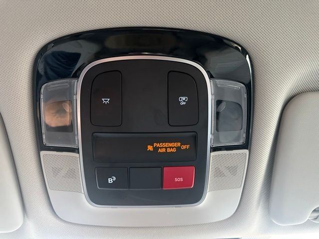 Used 2025 Black Hyundai SEL image 22
