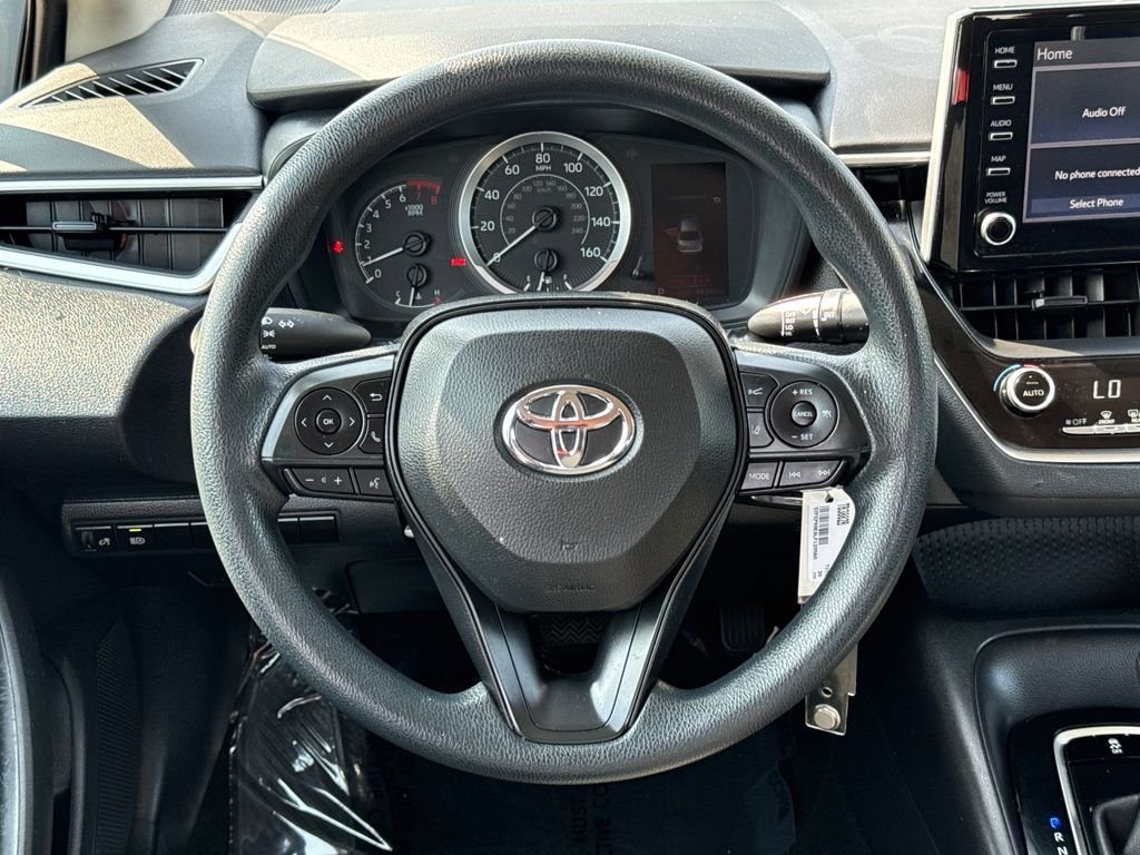 Used 2020  Toyota LE image 12