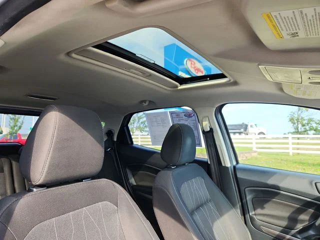 Used 2019 Silver Ford SE image 26