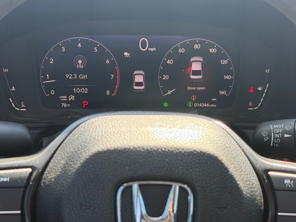 Used 2025 Solar Silver Metallic Honda SE image 15