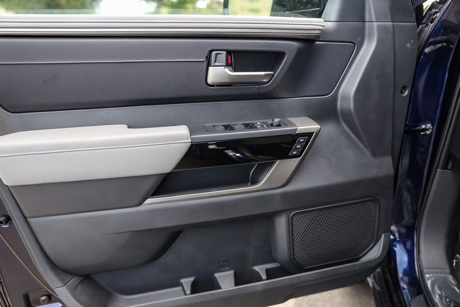 2025 Toyota Tundra Limited - Photo 20