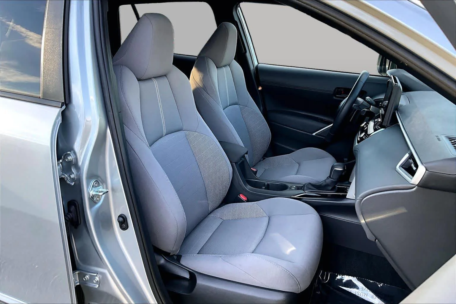 Used 2025 Sonic Silver Toyota Hybrid SE image 9