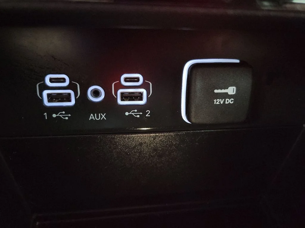 Used 2024 Silver Jeep Laredo image 40