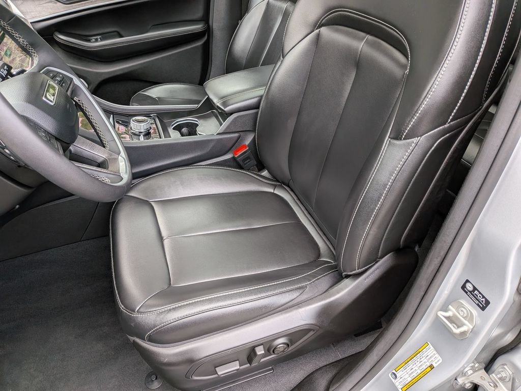 Used 2024 Silver Jeep 4xe image 25