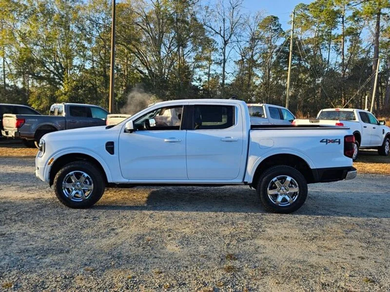 New 2025 Oxford White Ford LARIAT® image 4