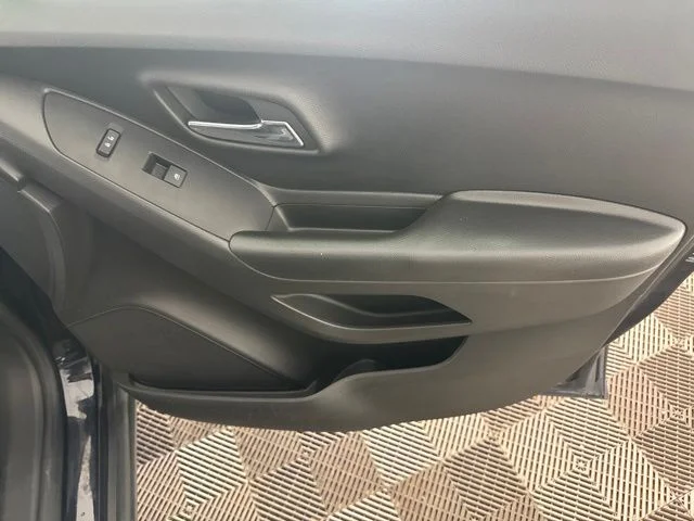 Used 2022 Blue Chevrolet LT image 19