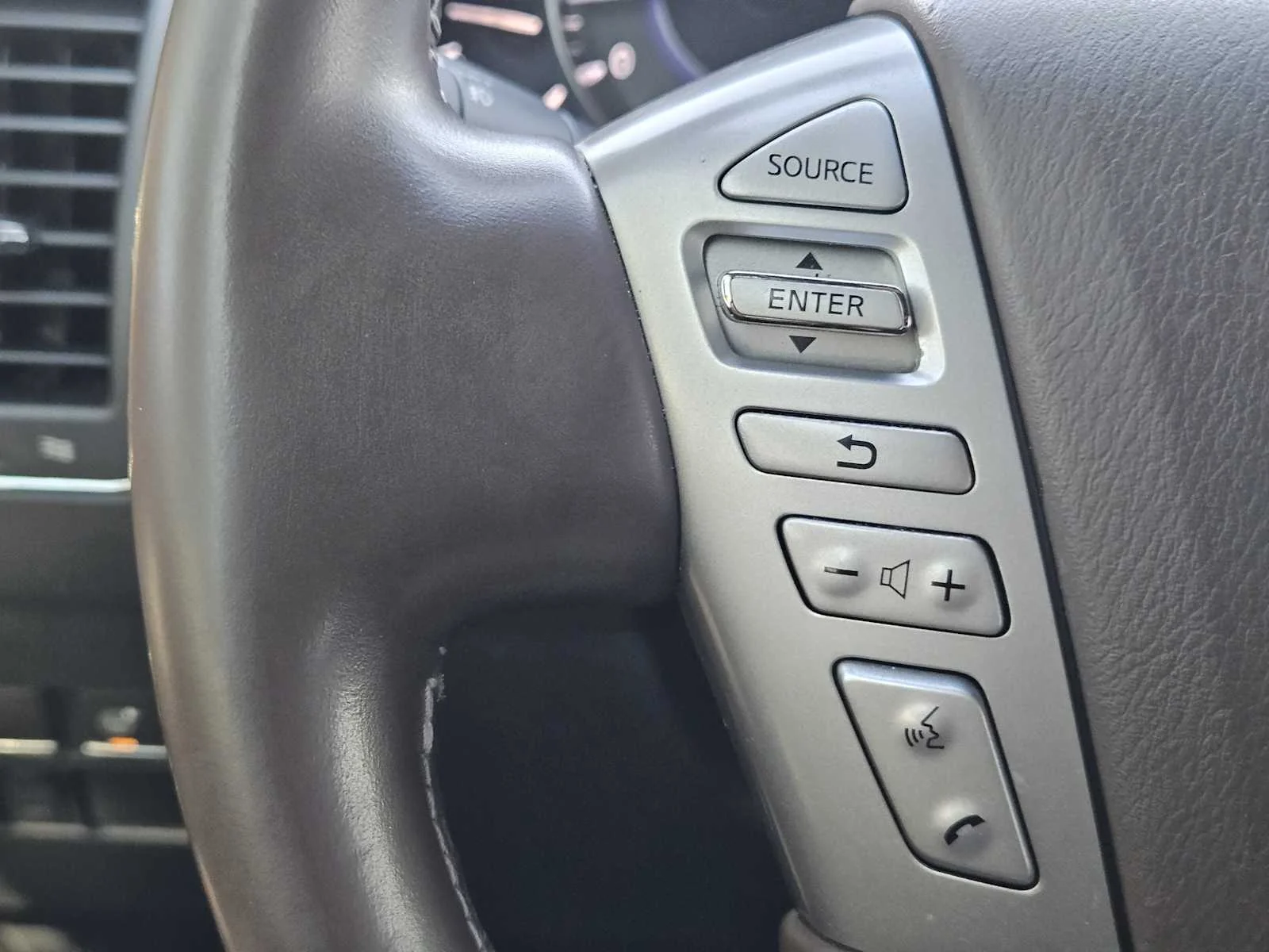 Used 2017 Dakar Bronze INFINITI Limited image 22