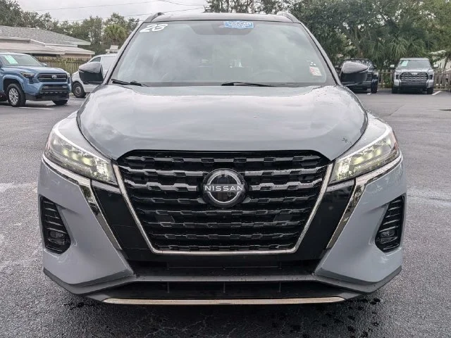 Used 2023 Gray Nissan SR image 8