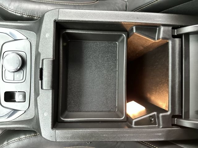Used 2019 Brown Chevrolet Premier image 21