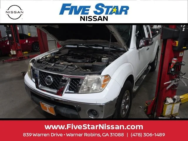 Used 2010 White Nissan SE image 1