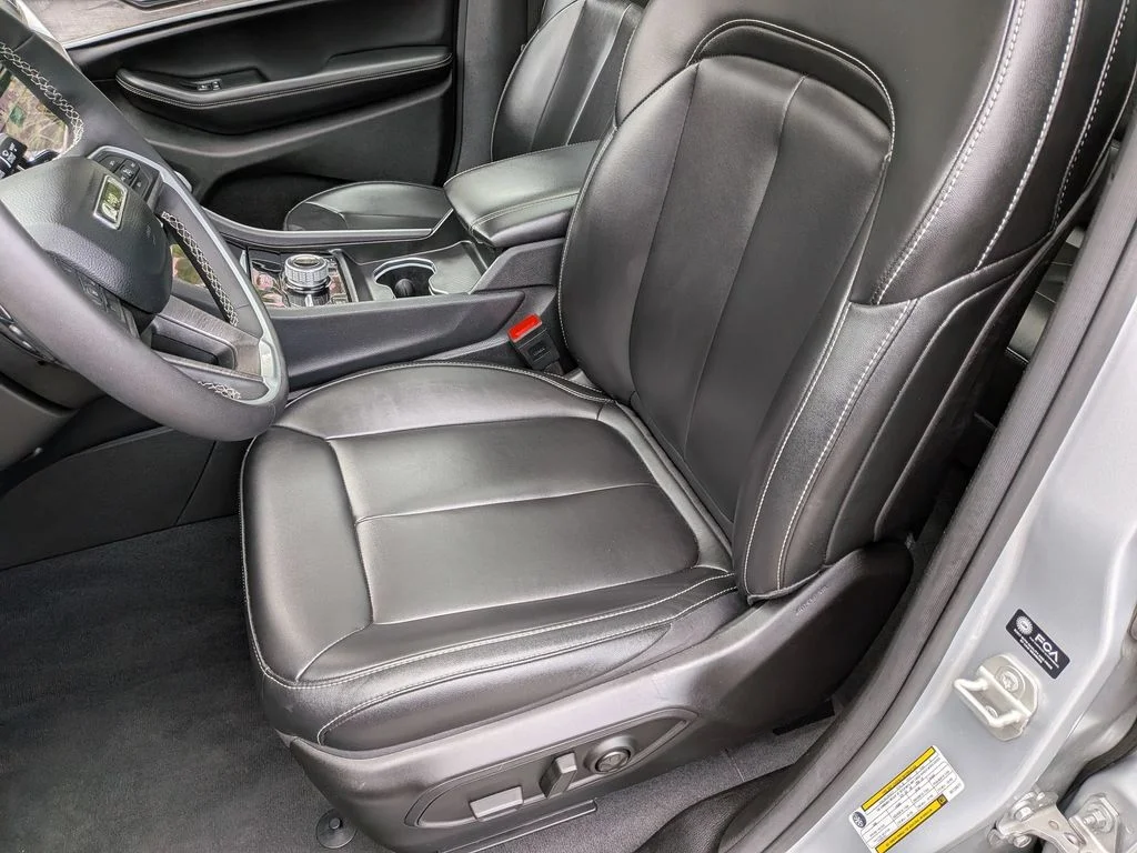 Used 2024 Silver Jeep 4xe image 25