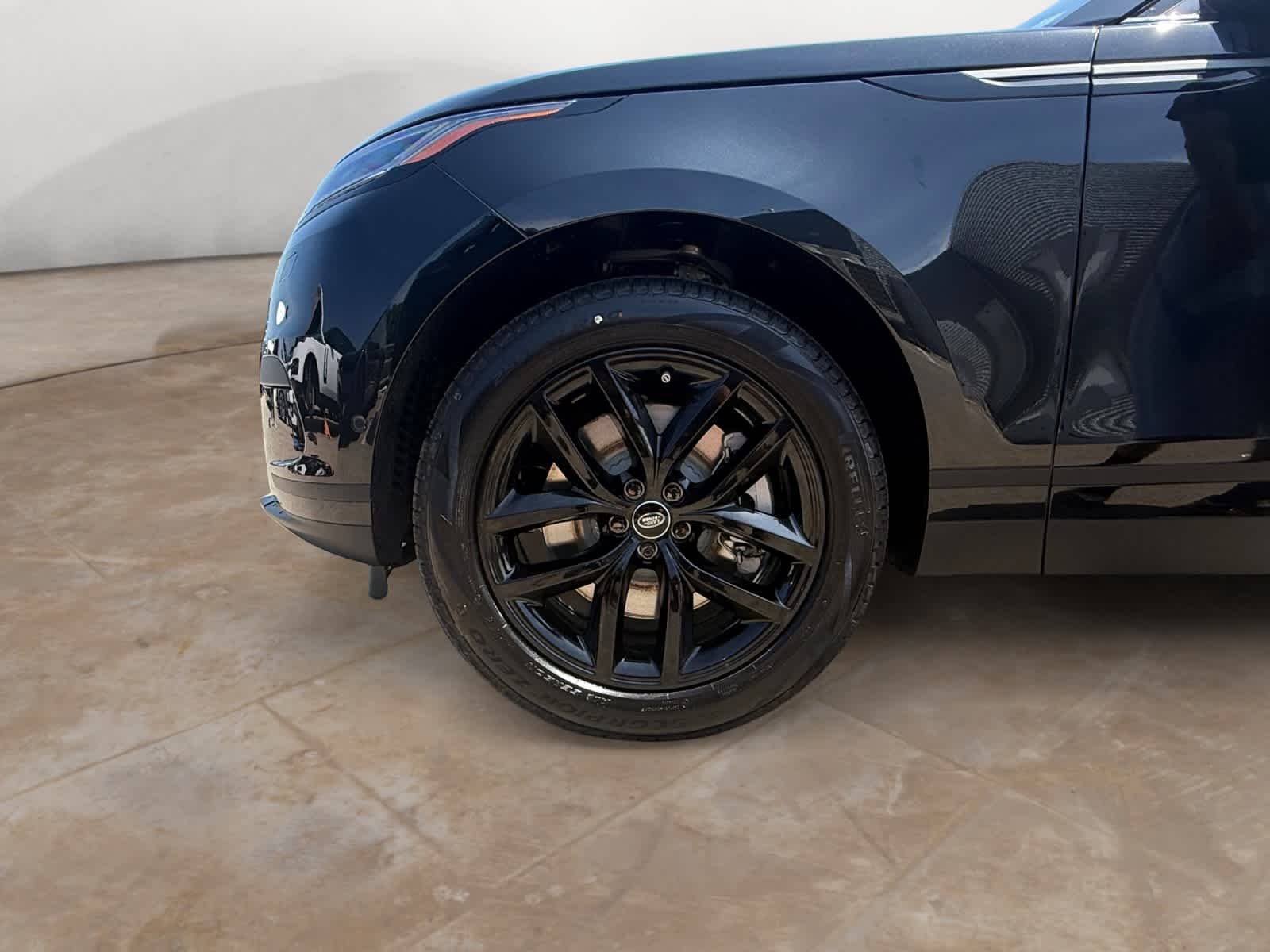 New 2026 Santorini Black Land Rover S image 14