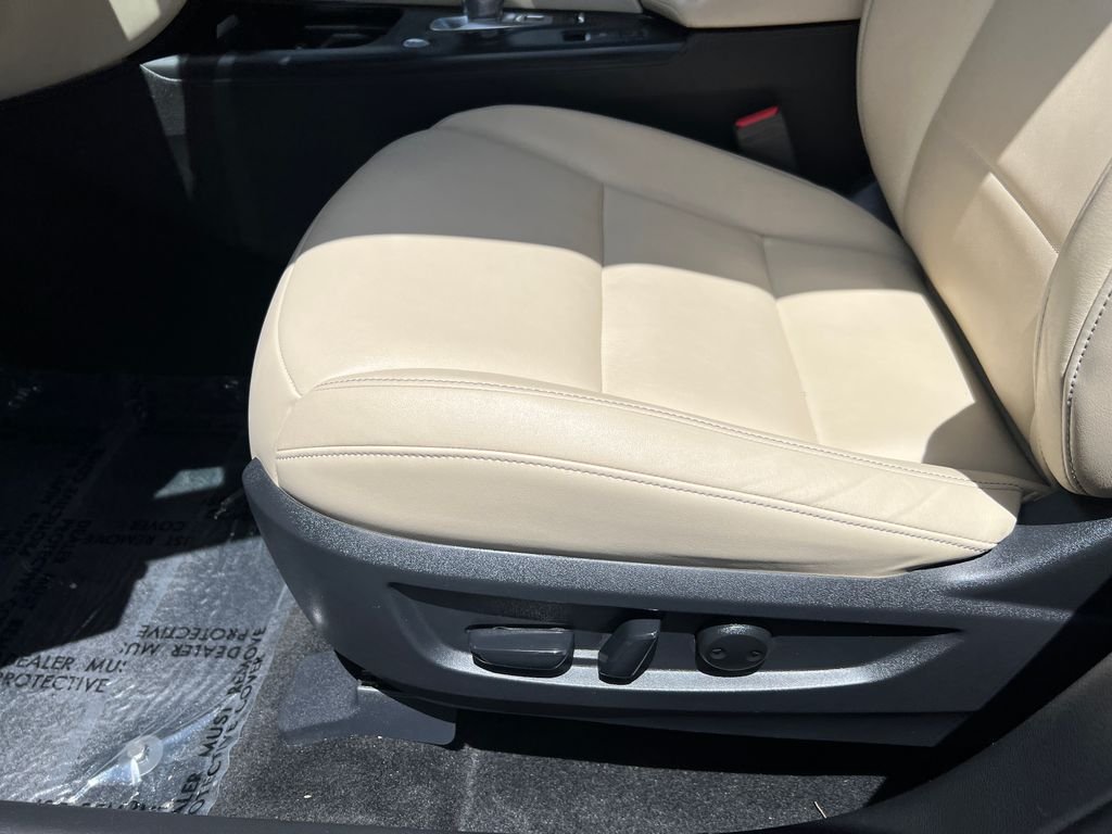 Used 2020 Gray INFINITI LUXE image 15