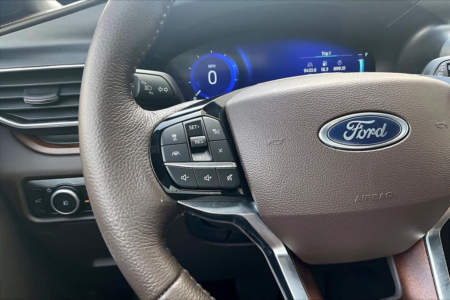 Used 2023 Iconic Silver Metallic Ford King Ranch image 21