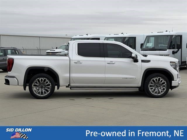 Used 2023 White Frost Tricoat GMC Denali Ultimate image 3