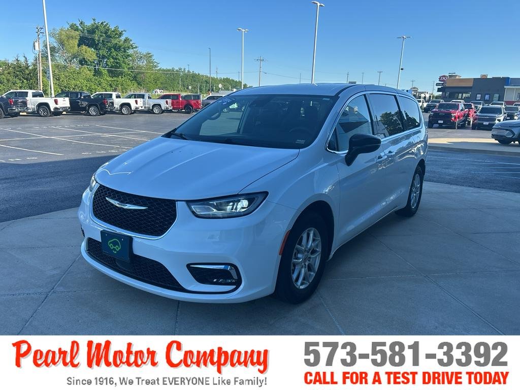 2024 Chrysler Pacifica Touring L - Photo 7