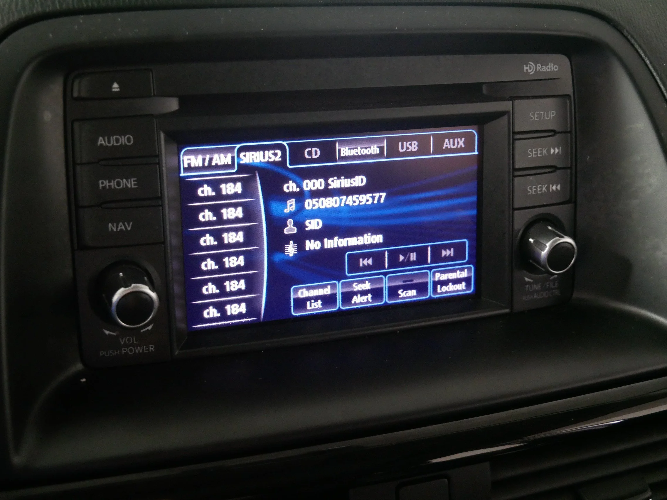 Used 2013 Liquid Silver Metallic Mazda Grand Touring image 22