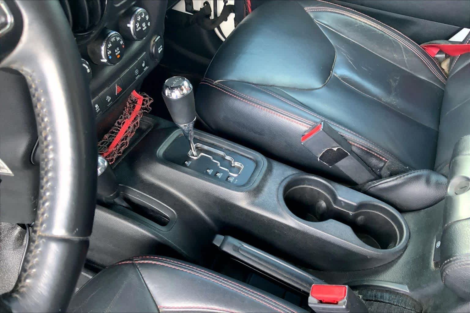 Used 2017 Bright White Clearcoat Jeep Rubicon Recon image 16