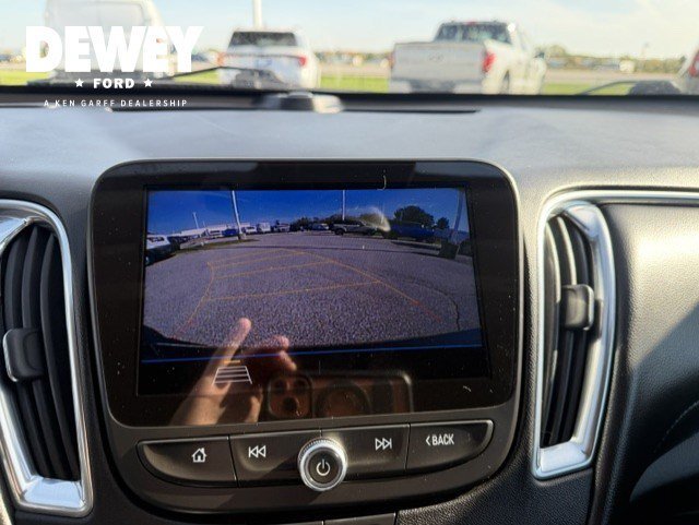 Used 2020 Shadow Gray Metallic Chevrolet LT image 17