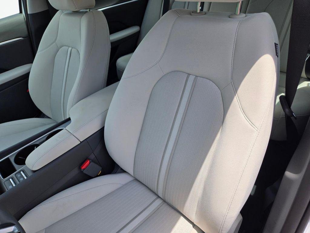 New 2026 White Hyundai SEL Sport image 15
