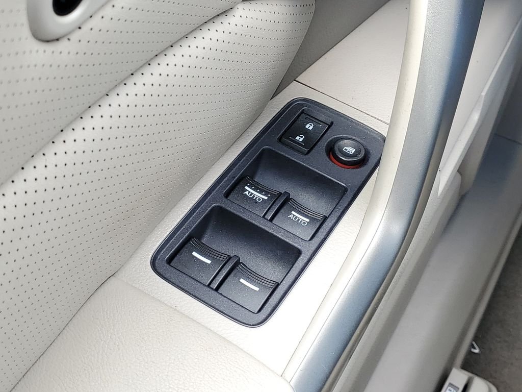 Used 2011 Crystal Black Pearl Acura Technology Package image 15