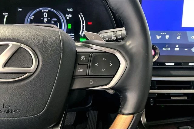 Certified Used 2024 NORI GREEN PEARL Lexus Luxury image 12