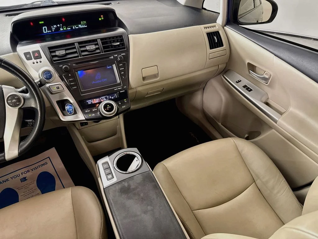 Used 2013 Blue Toyota Five image 26