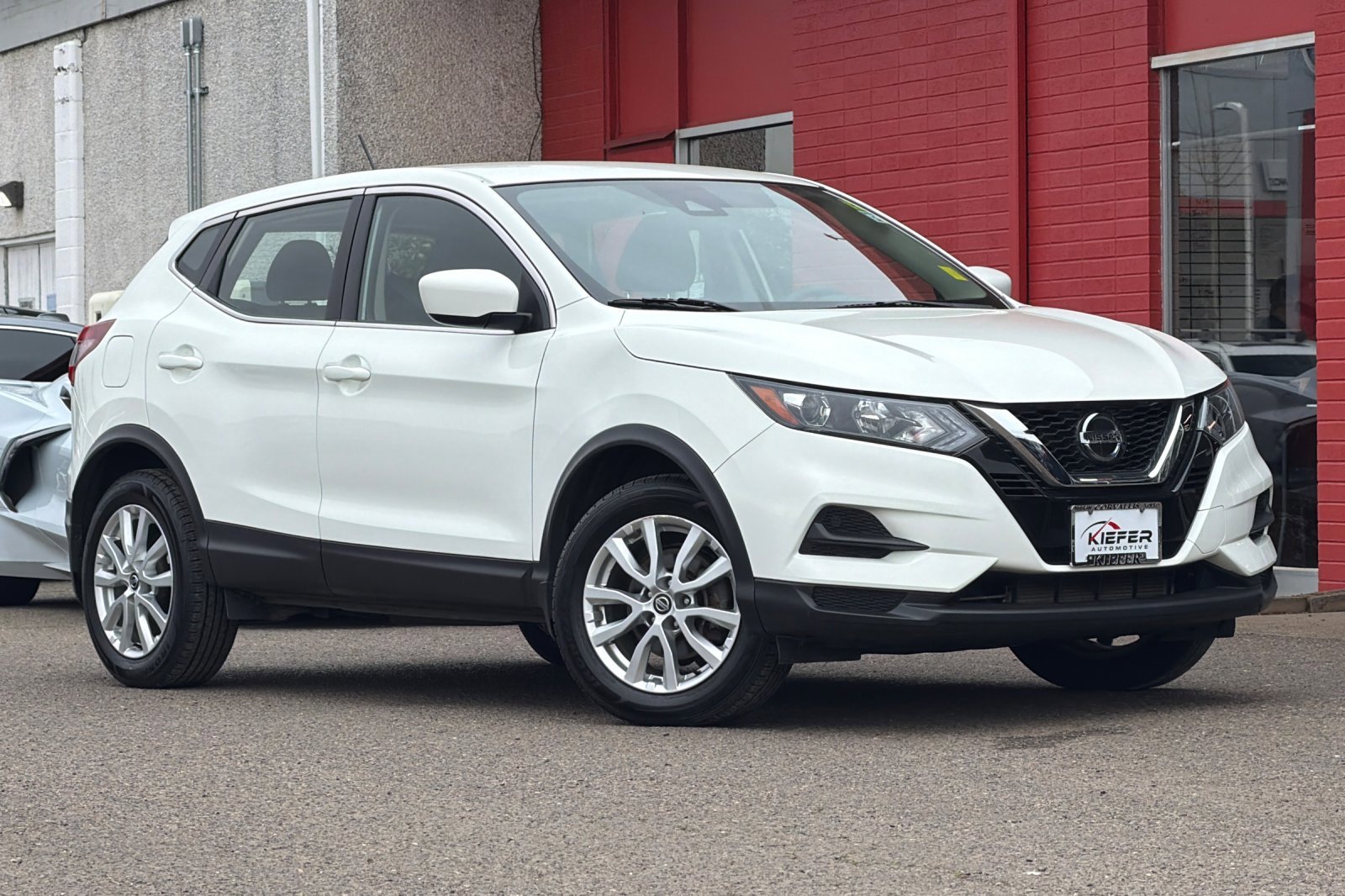Used 2021 Glacier White Nissan S image 2