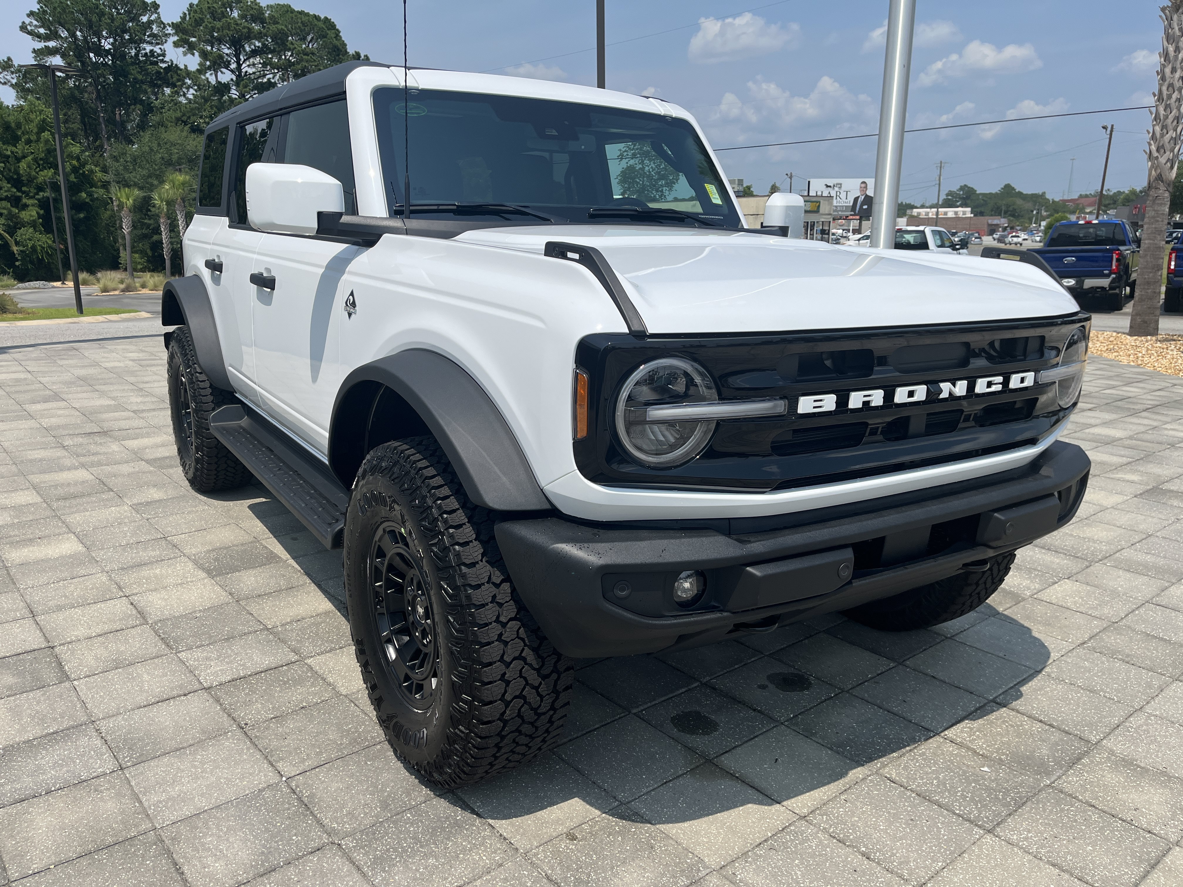 New 2026 Oxford White Ford Outer Banks® image 8