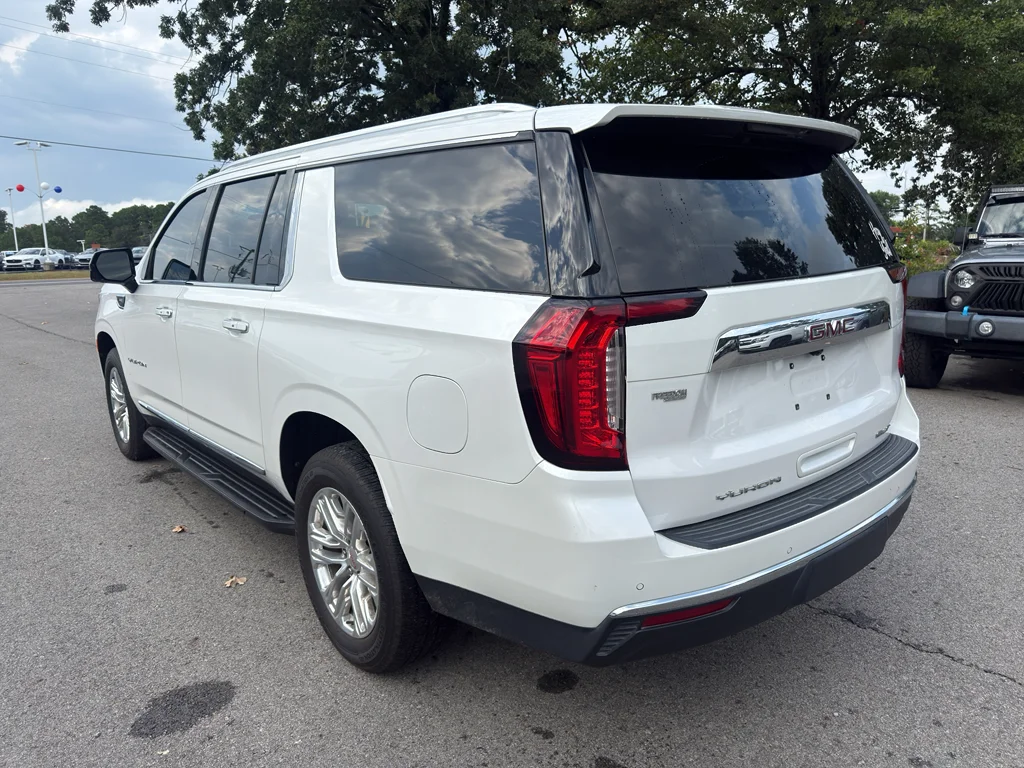 Used 2022 White Frost Tricoat GMC SLT image 4