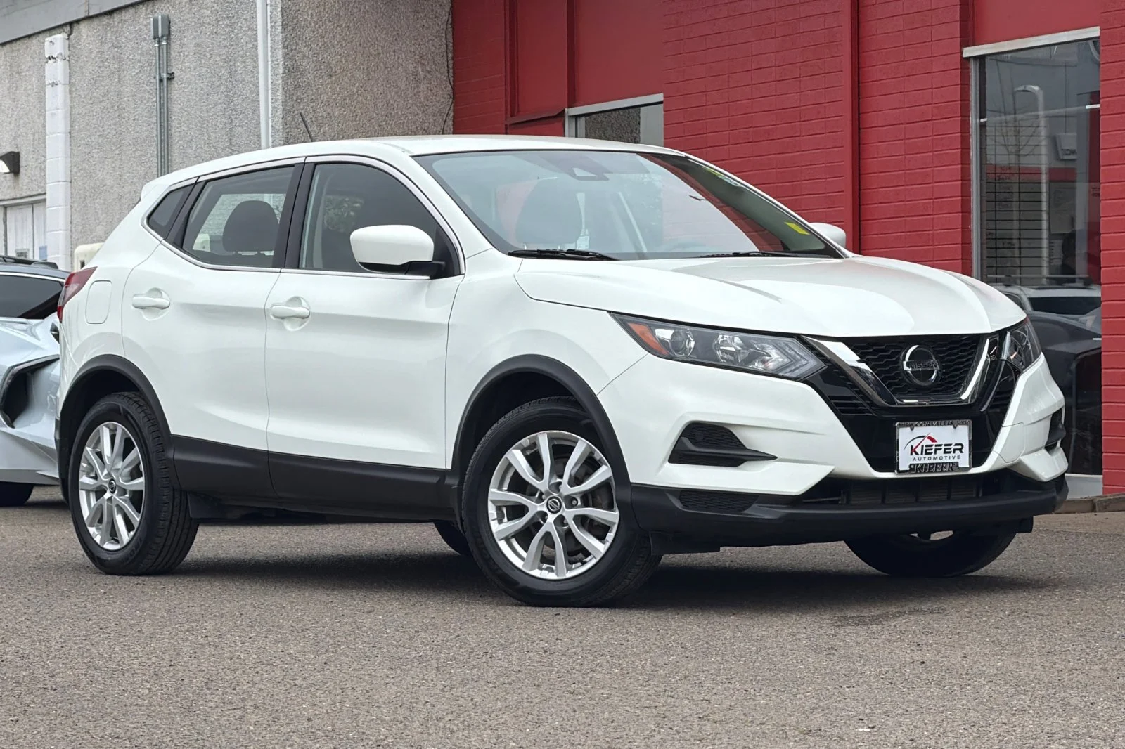 Used 2021 Glacier White Nissan S image 2