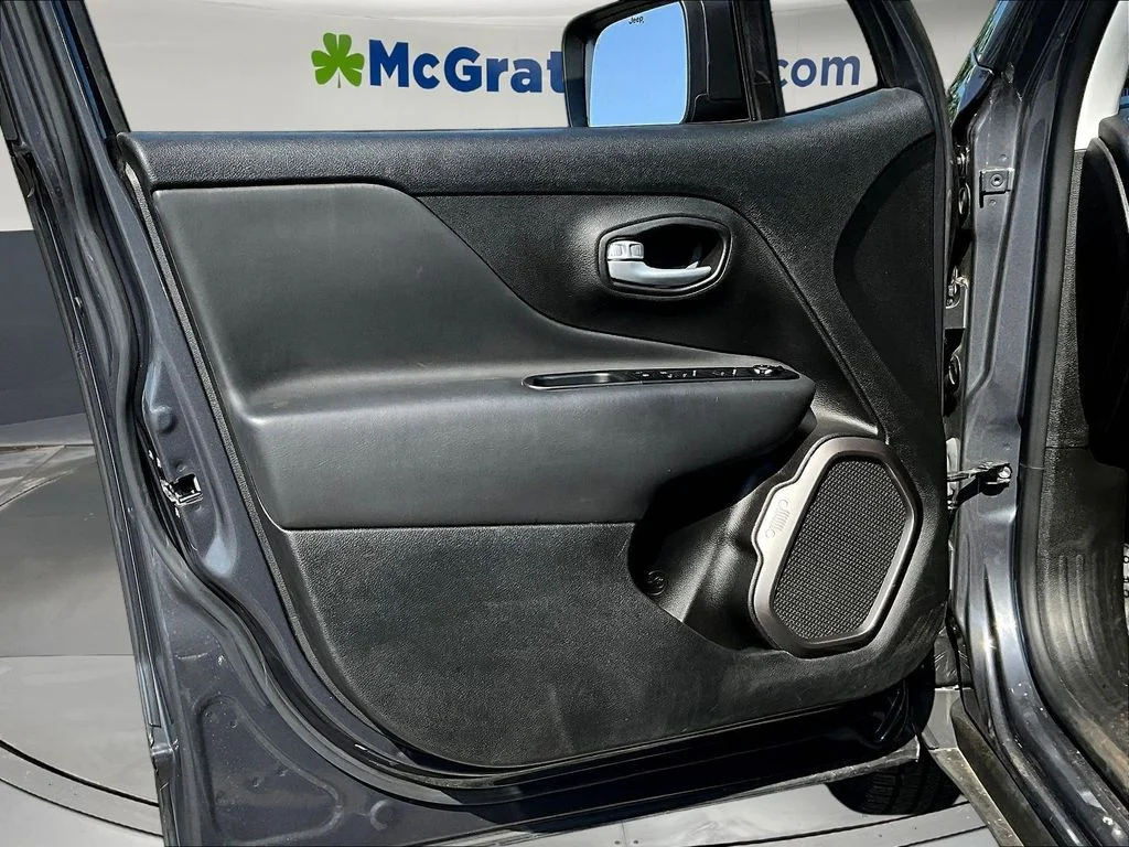 Used 2023 Gray Jeep Latitude image 22