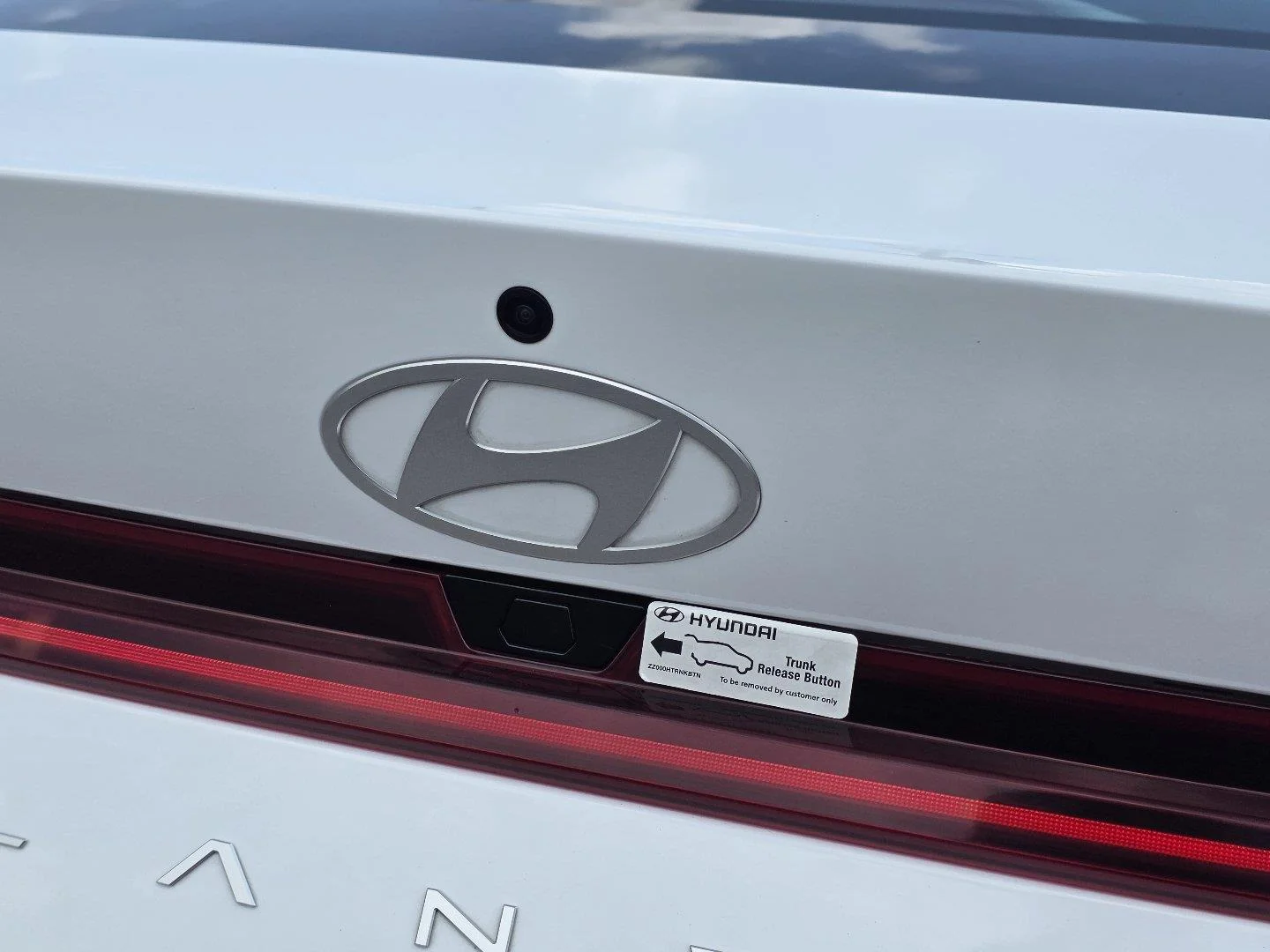 Used 2025 Serenity White Hyundai SEL Convenience image 31