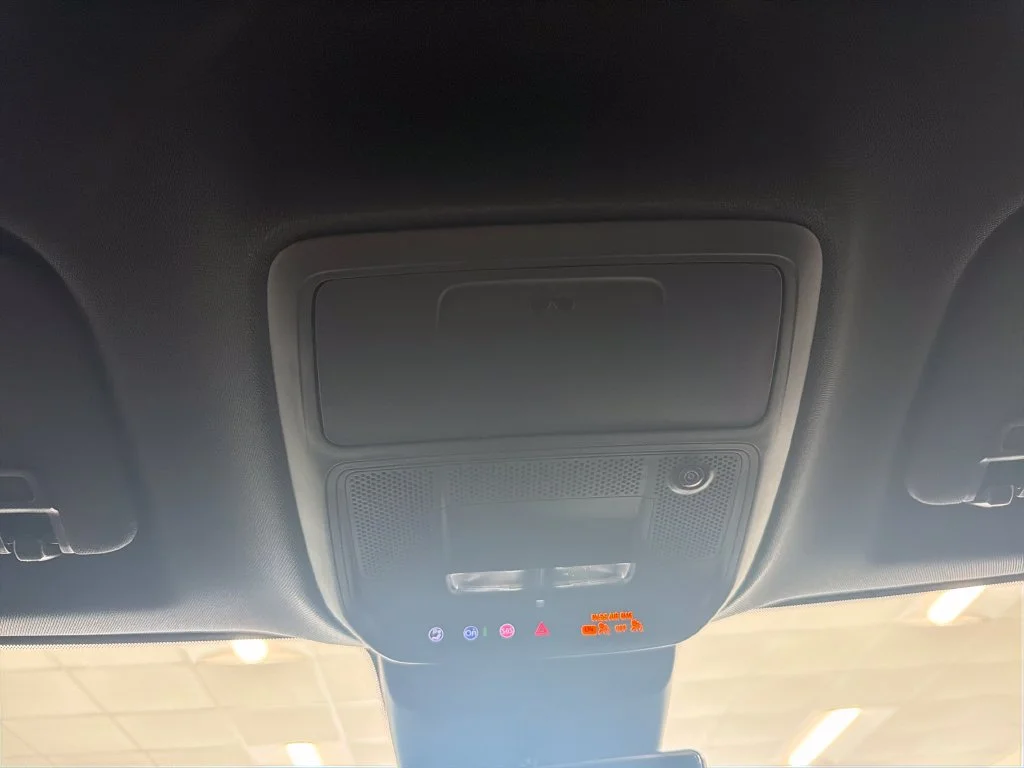 New 2027 Summit White GMC Elevation image 16