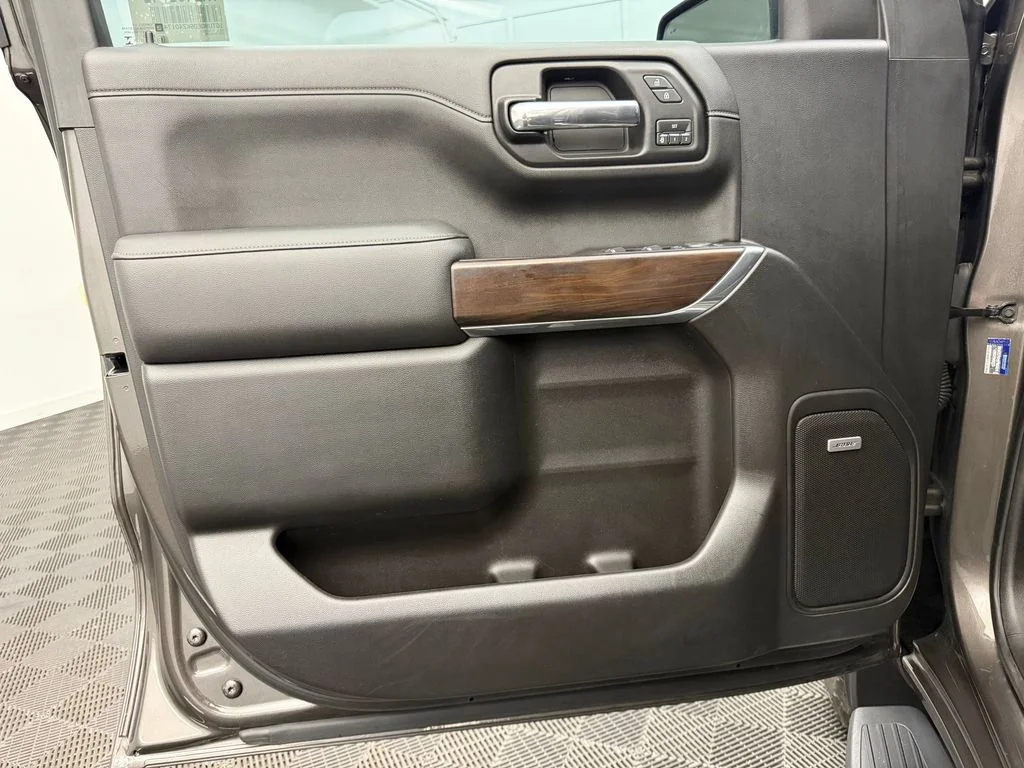 Used 2019 Smokey Quartz Metallic GMC SLT image 26