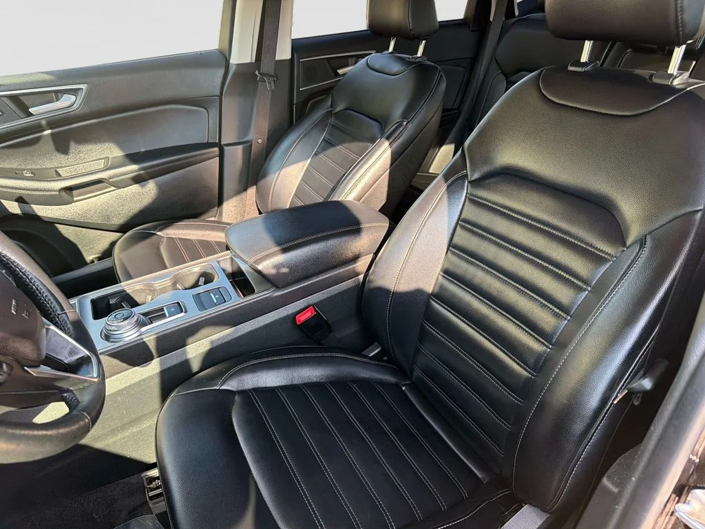 Used 2024 Agate Black Metallic Ford SEL image 21