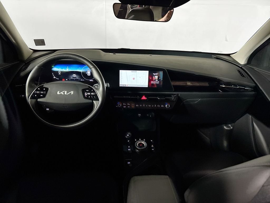 Used 2024 Blue Kia Wind image 12
