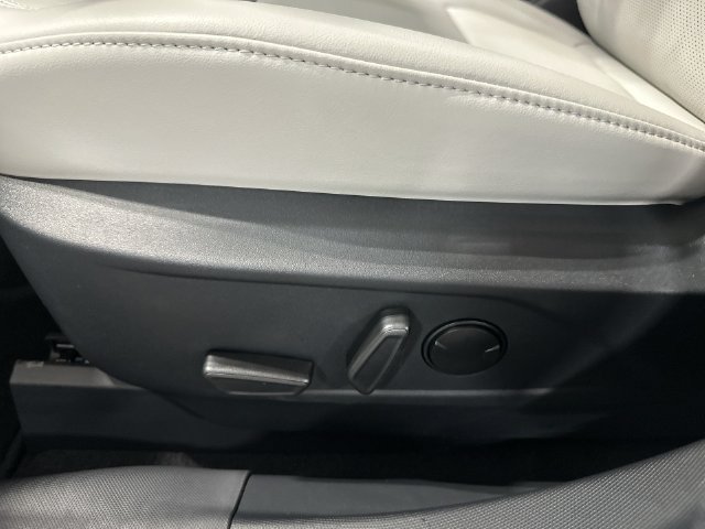 New 2026 White Ford Premium image 18