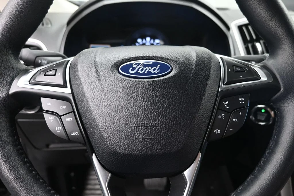 Used 2024 Gray Ford SEL image 19