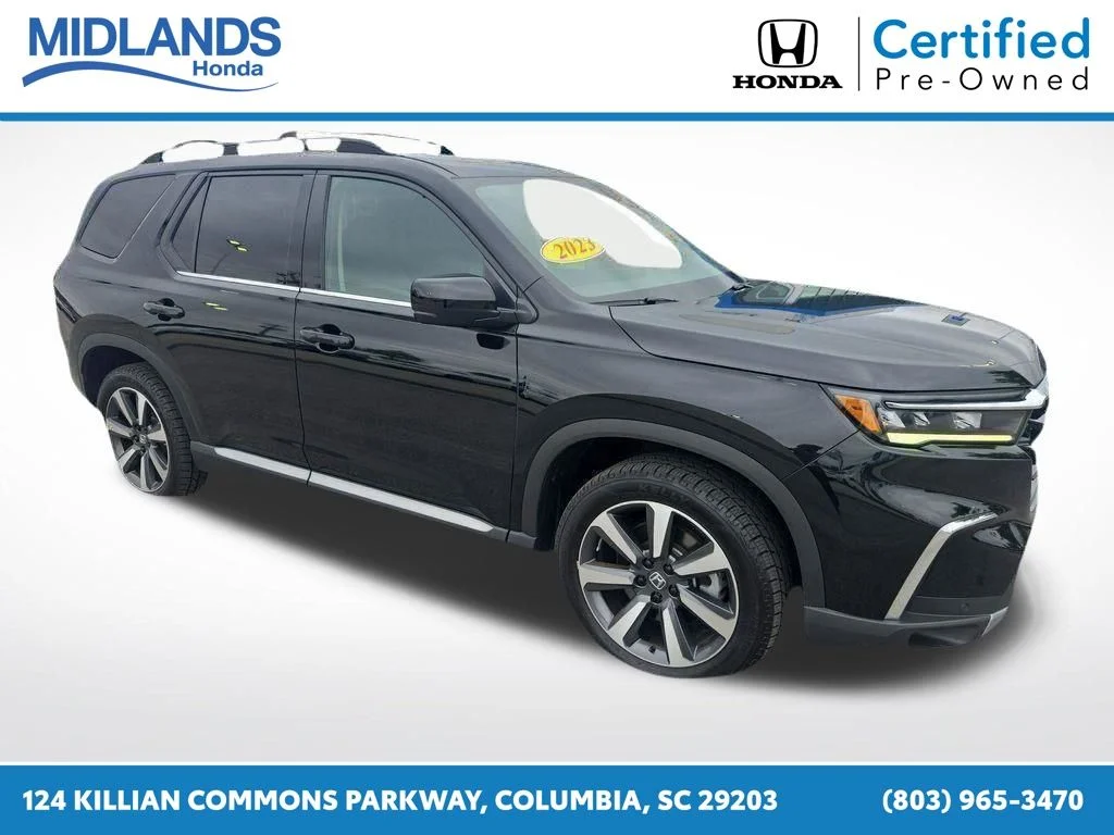 2023 Honda Pilot Touring AWD's photo