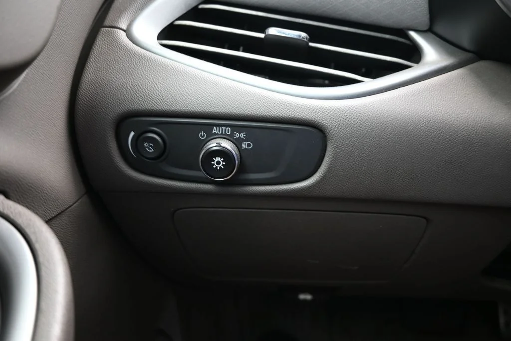 Used 2017 Silver Ice Metallic Chevrolet LS image 21
